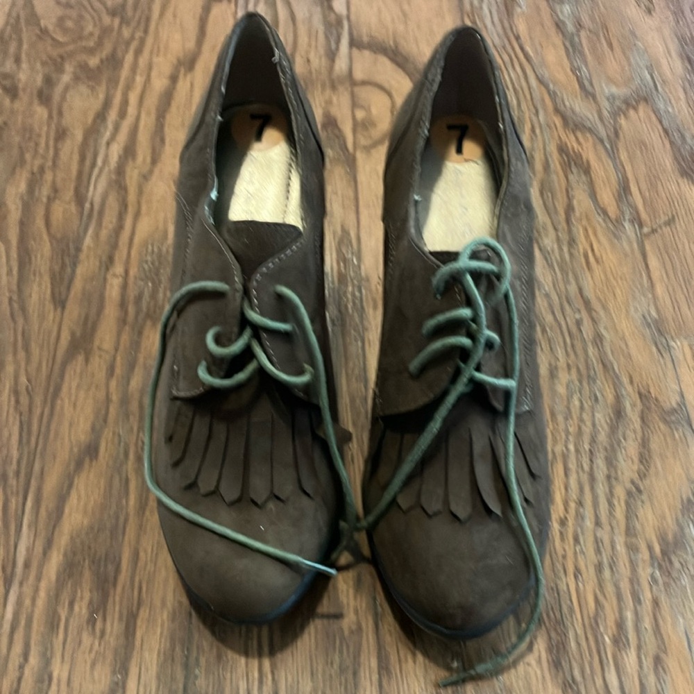 Tahari Brown Suede Flats with Kiltie Fringe